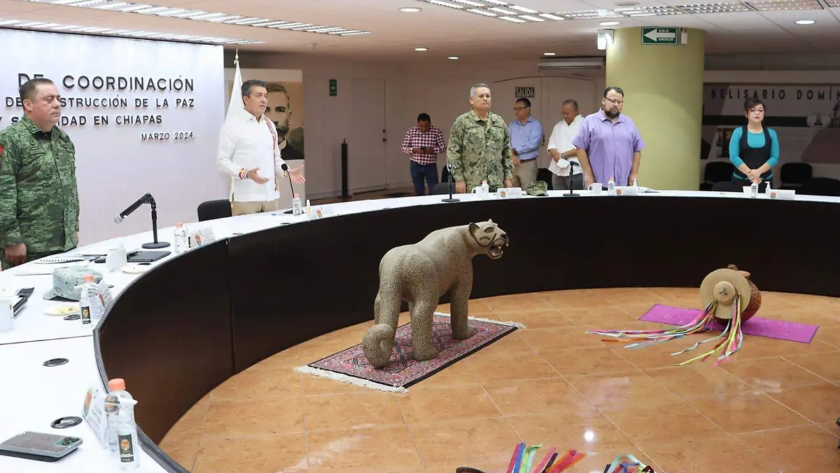 Rutilio Escandón en la mesa de seguridad